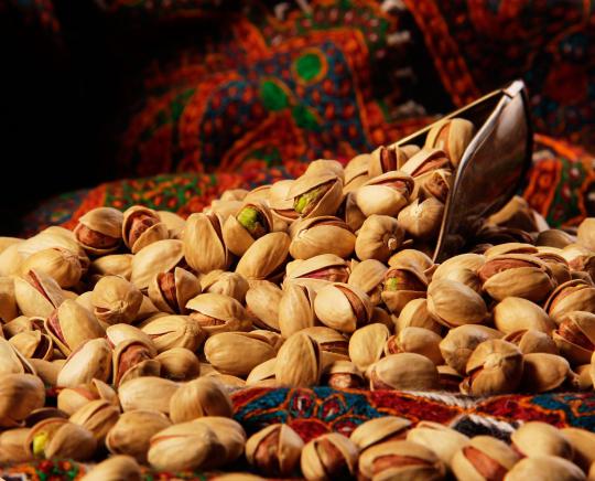 How to get more discounts from pistachio sellers?